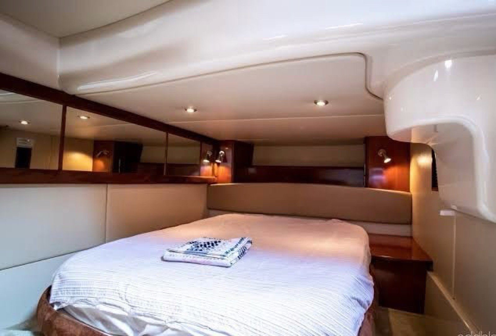 Yate Meridian 42 pies flybridge en Marina Yucalpetén, Progreso, listo para un charter privado