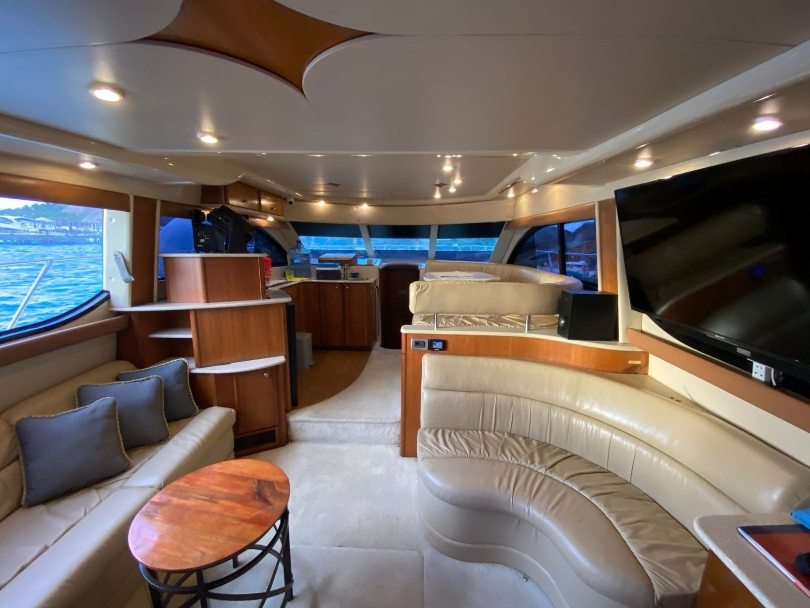 Yate Meridian 42 pies flybridge en Marina Yucalpetén, Progreso, listo para un charter privado