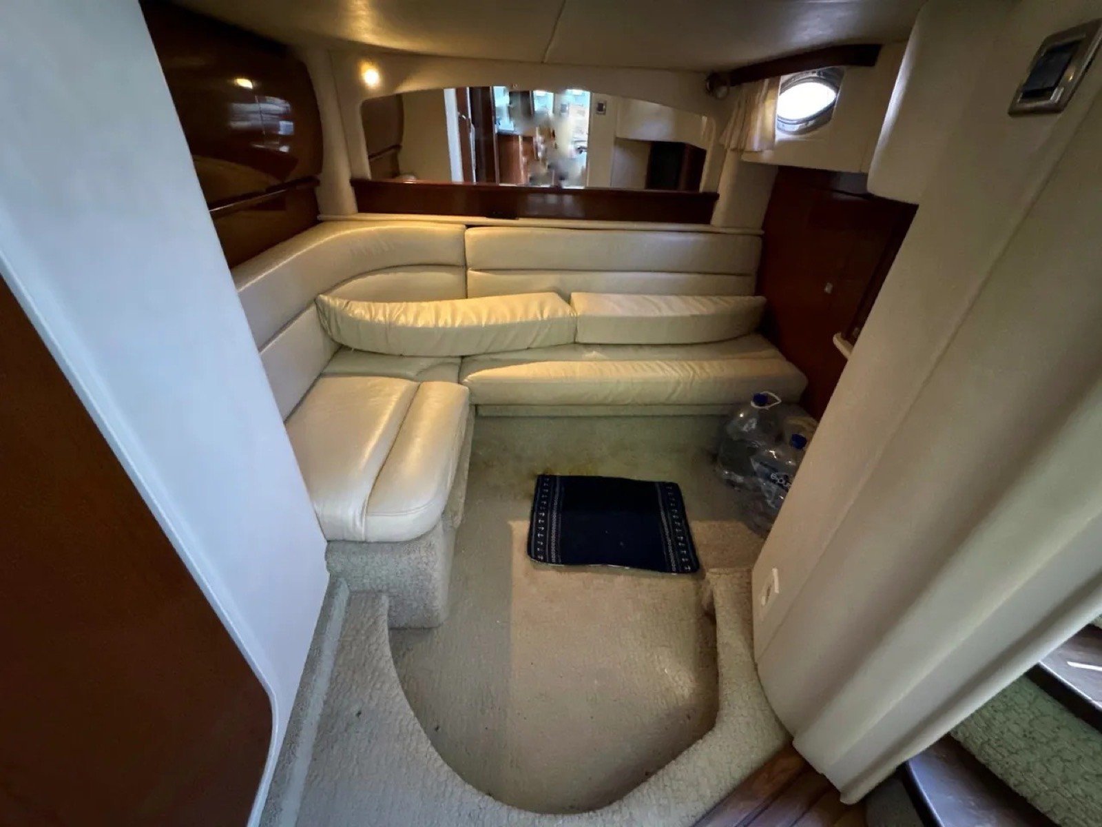 Sea Ray 46 ft Sundancer luxury motor yacht cruising off Progreso Yucatán with AC cabin and premium trim