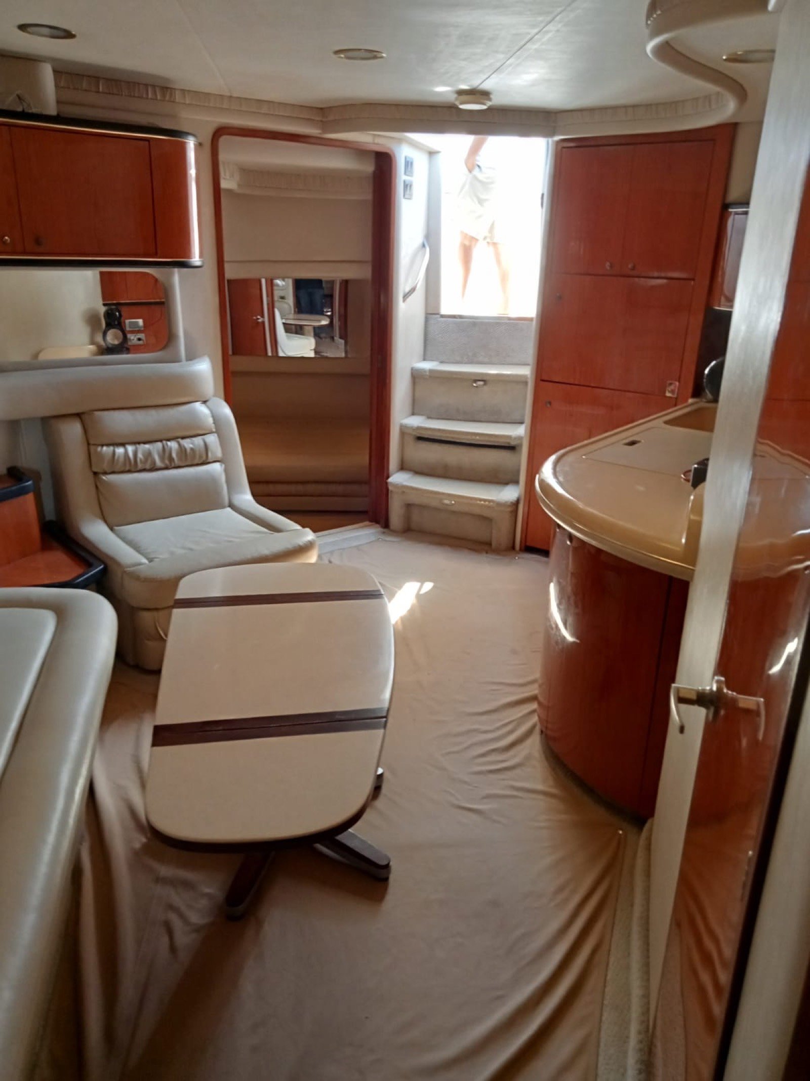 Sea Ray 48 ft Sundancer yacht with large swim platform anchored off Progreso Yucatán for a private charter