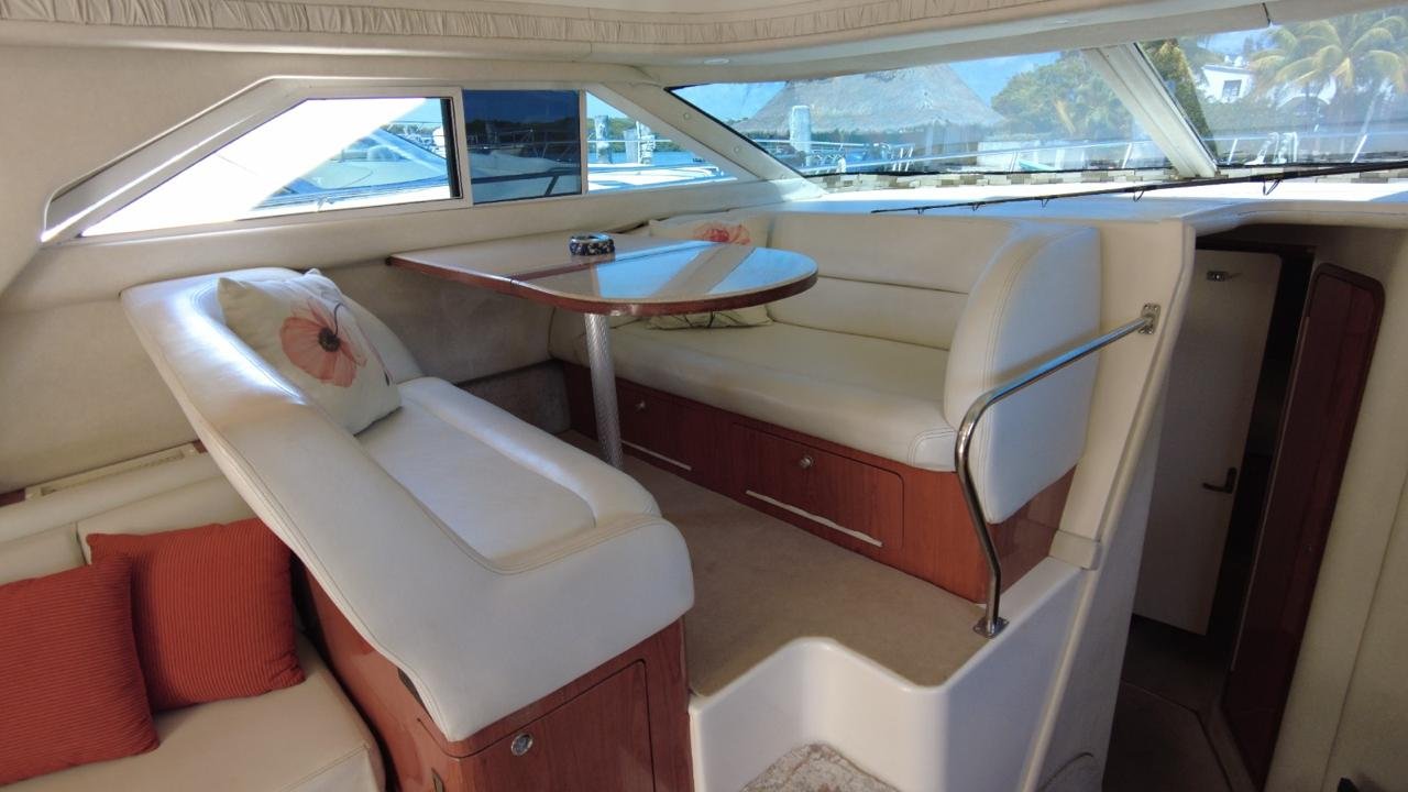 Hasta La Vista - Photo 6